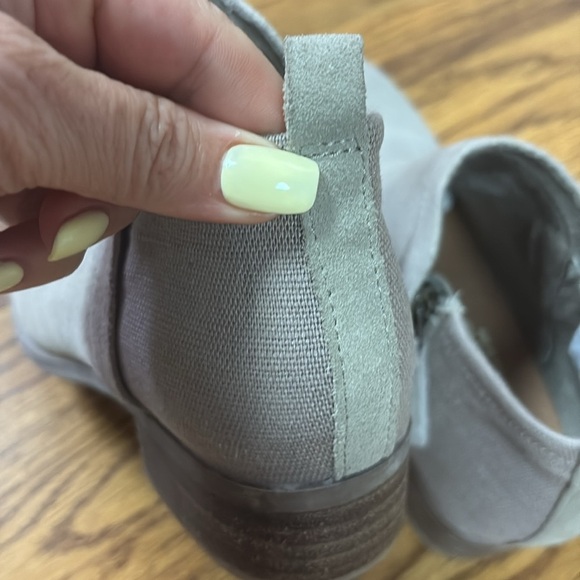Toms Deia ankle bootie soft suede wool taupe beige block low heel zipper 6 - Picture 16 of 16